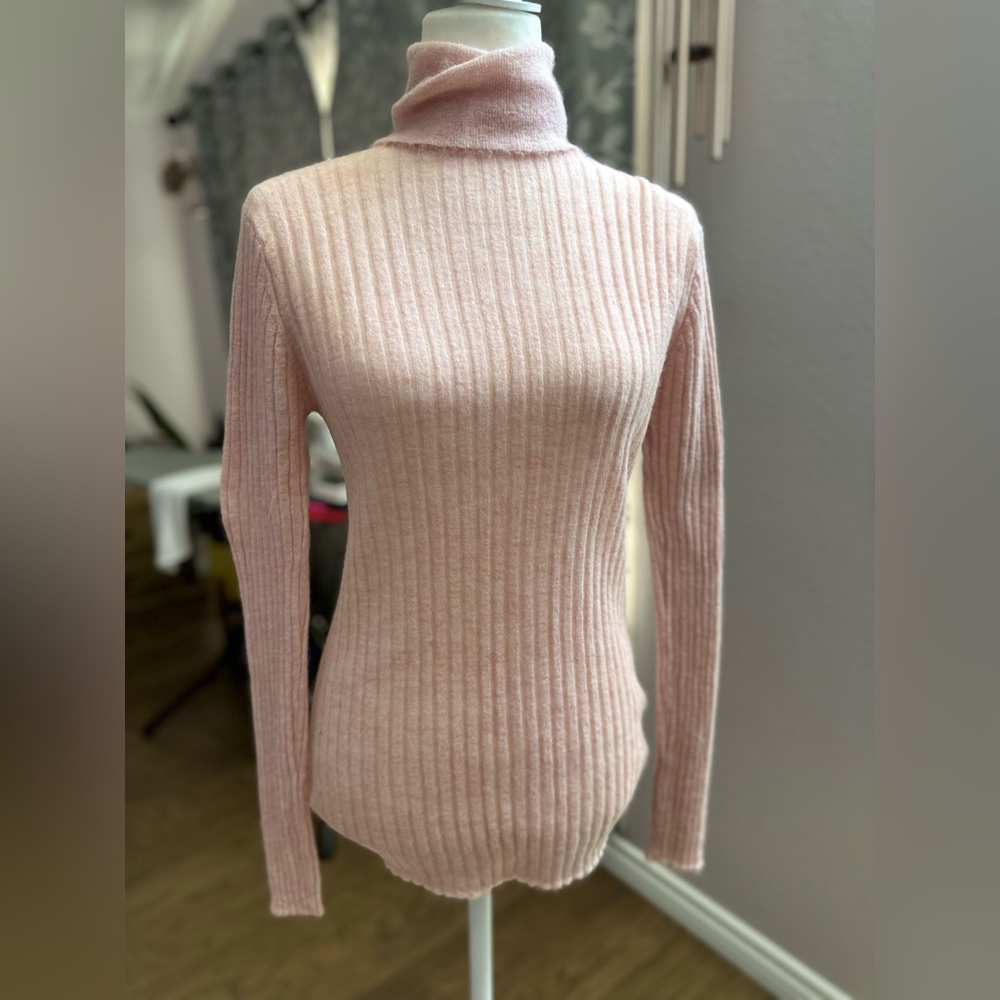 Zara long sleeve turtleneck pink fuzzy sweater size l